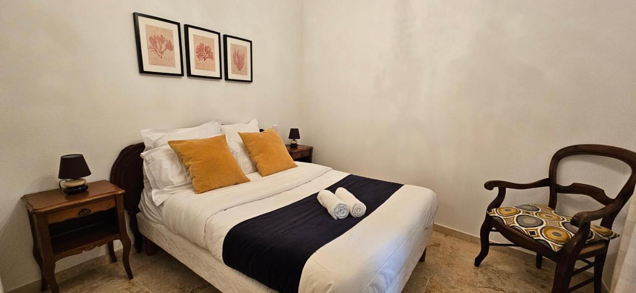 Bel & Ancien Appartement T3 Renove Dans Sartene Exteriör bild