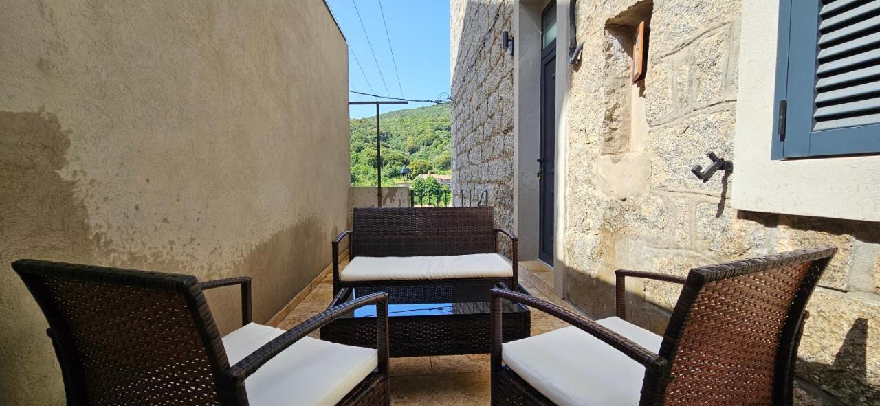 Bel & Ancien Appartement T3 Renove Dans Sartene Exteriör bild