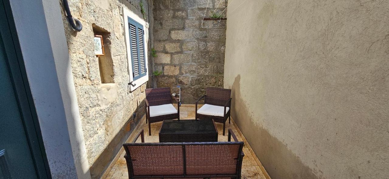 Bel & Ancien Appartement T3 Renove Dans Sartene Exteriör bild